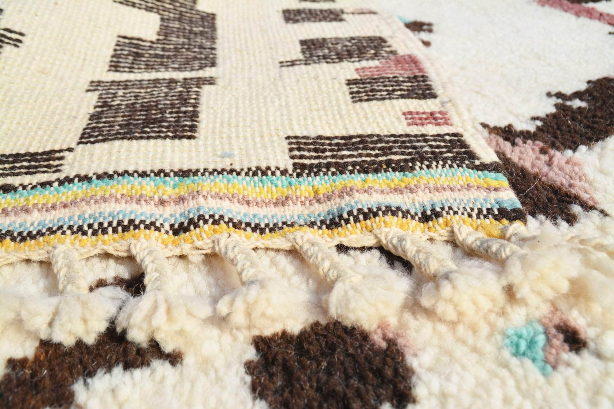 Avenue (4'0" x 6'0") - Abstract Deconstructed Pixelated Moroccan Rug - Image 4