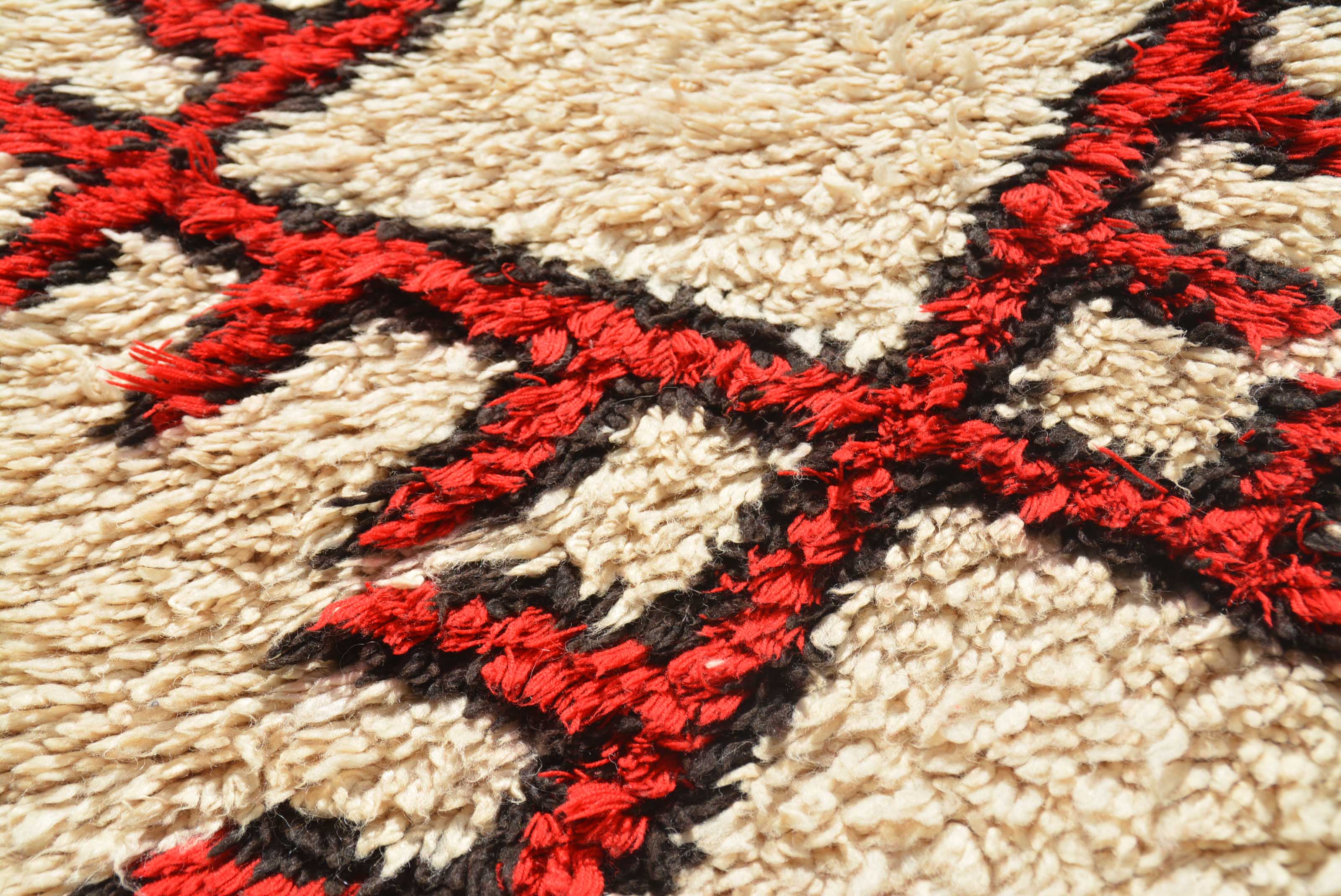 Gone Mad (2'6" x 7'1") – Vintage Bold Spiky Diamond Azilal Moroccan Runner - Image 4