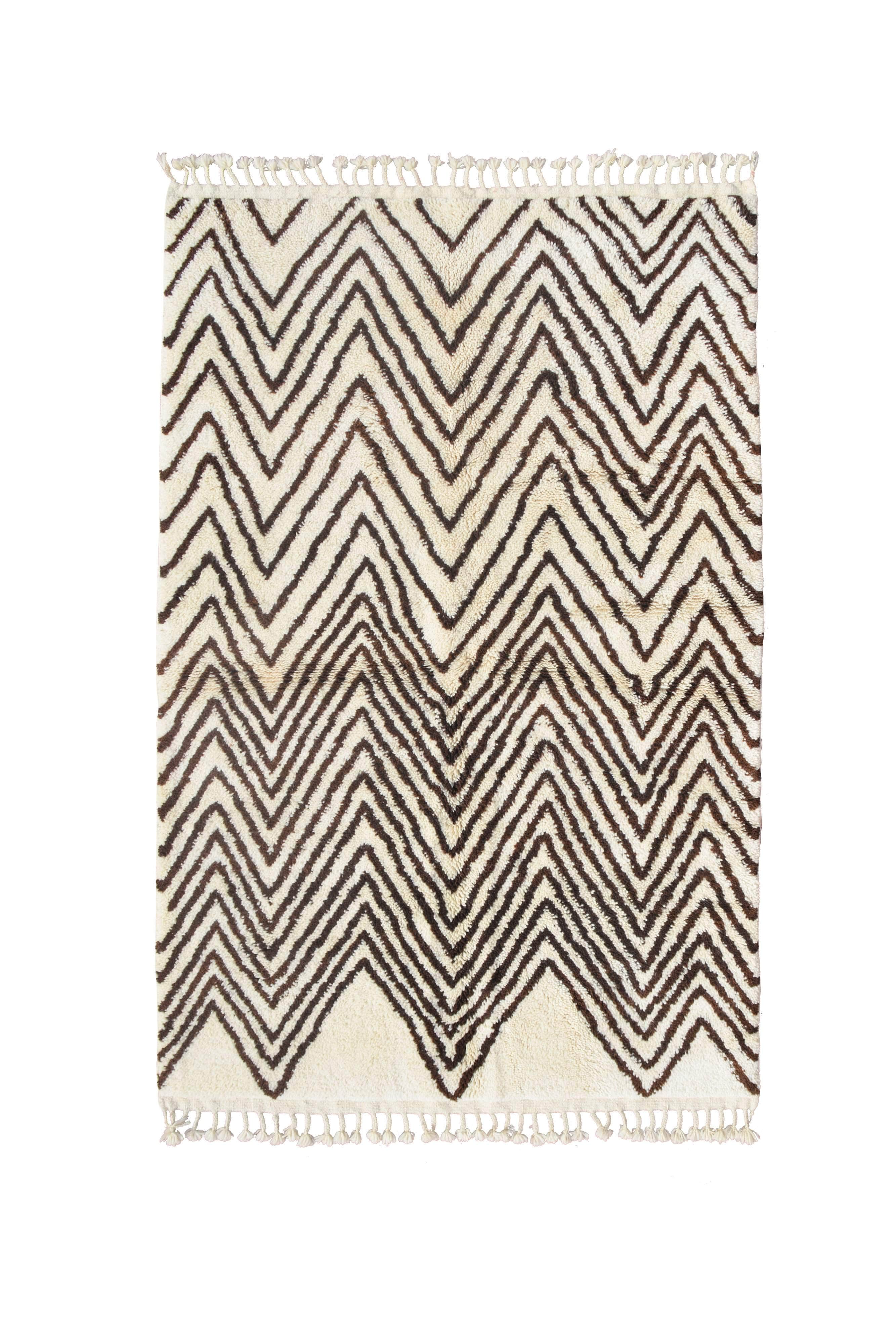 Jbel (5'1" x 7'10") - Jagged Zigzag Atlas Mountain Berber Rug